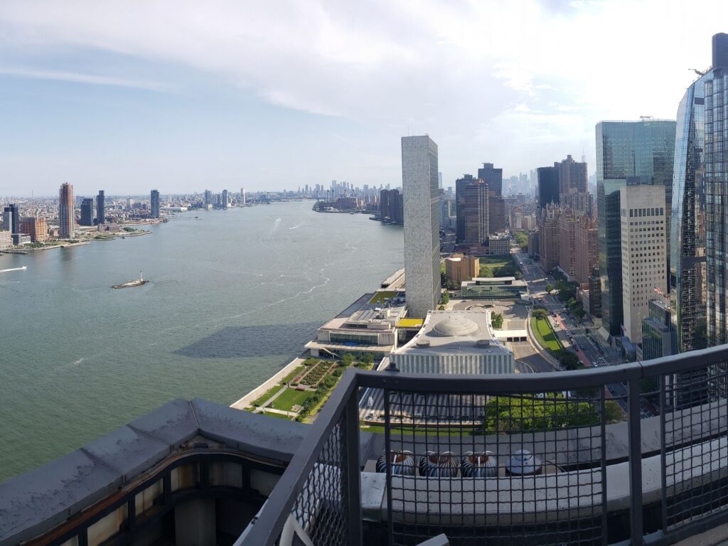 860 West Tower | 860/870 United Nations Plaza